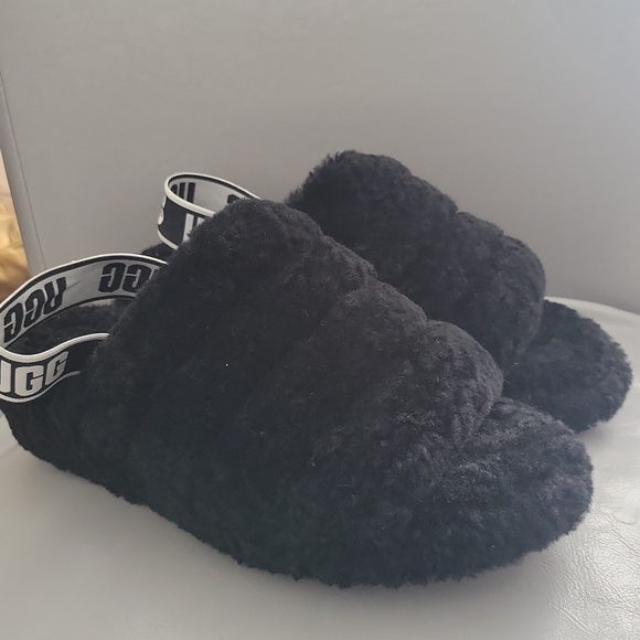 UGG Black Fluffy Footwear - Picture 1 of 3